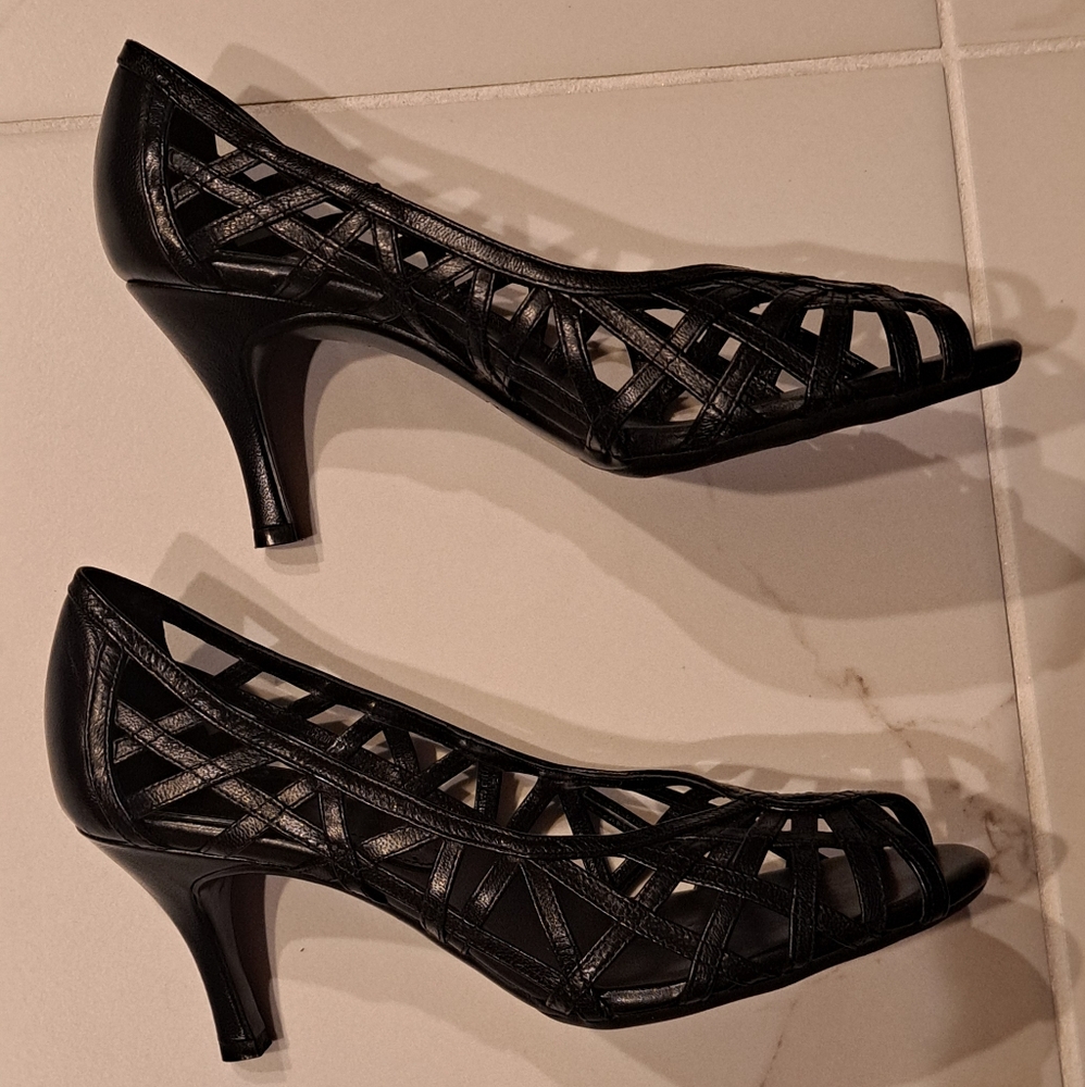 Aerosole Black Heel Shoes